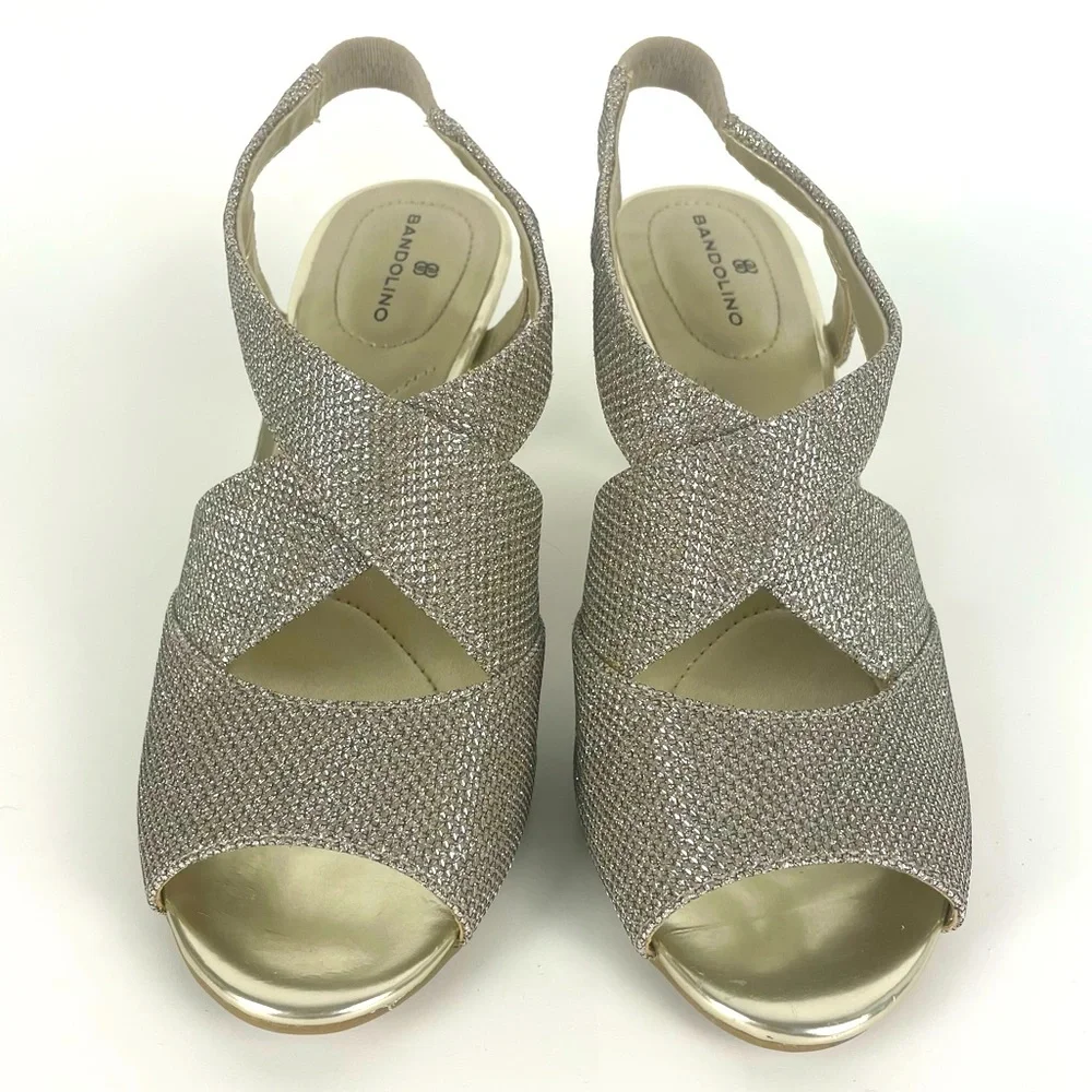 Bandolino Malorie Wishbone Sandal in Gold Size 6.5 - Picture 3 of 9